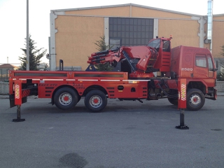 Grues mobiles montées sur camion 60